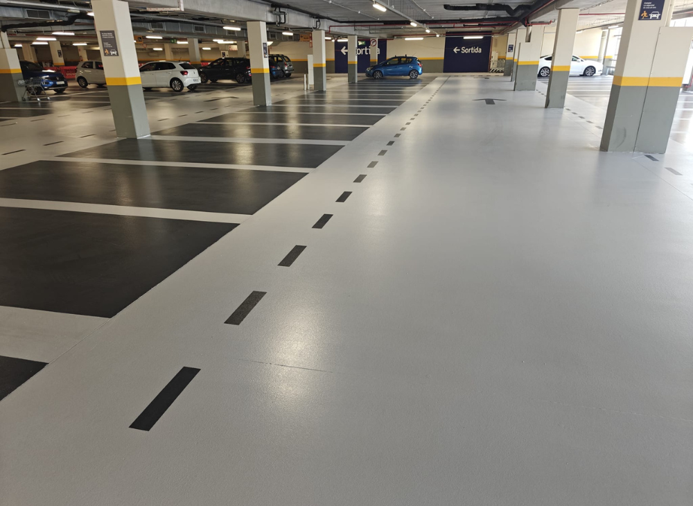 Suelos de resina para parking en Coverfloor